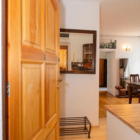 Apartment Totu Pulaskiego 8