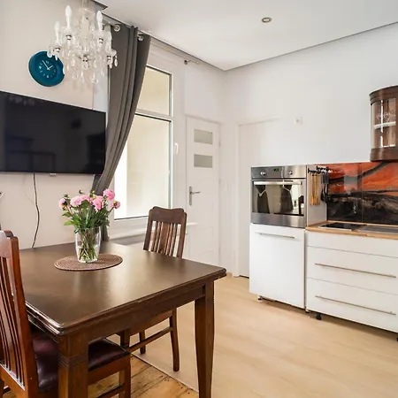 Totu Pulaskiego 8 * סופוט